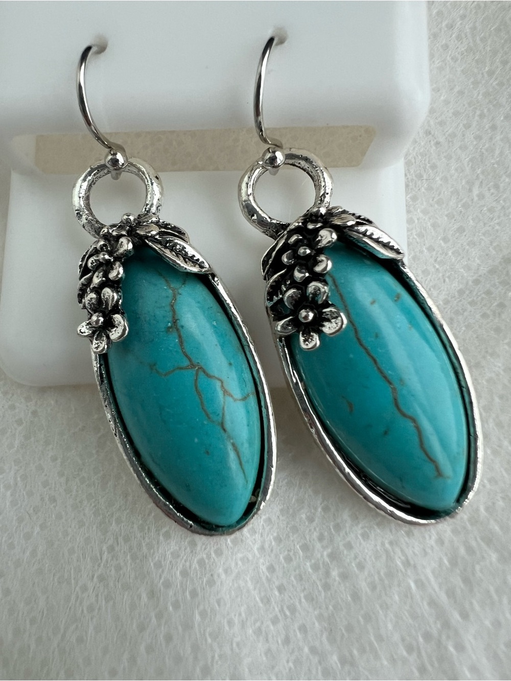 Turquoise Stone Silver-Tone Necklace, Bracelet & Earrings Set - Picture 7 of 11